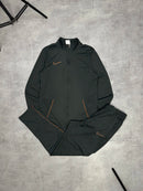 Conjunto NK Dri-Fit 2021 (Preto e Laranja)